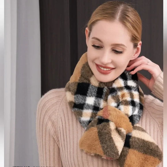 Carmel Women's Loophole Plush Faux Fur Scarf